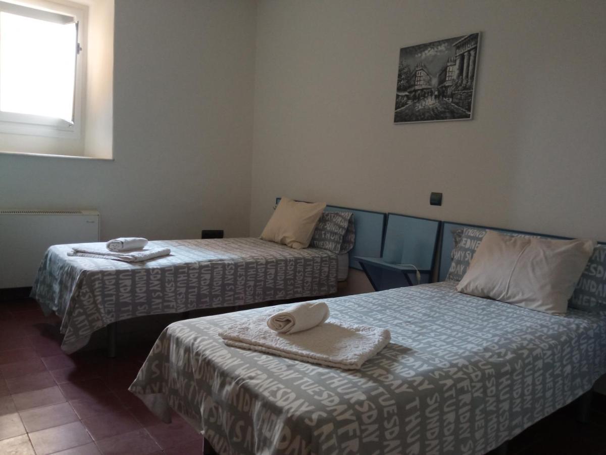 Apartamento La Almena 1 Junto A Plaza Mayor,2 Habitaciones, Parking Gratuito Caces Esterno foto