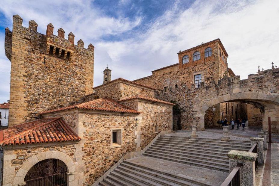 Apartamento La Almena 1 Junto A Plaza Mayor,2 Habitaciones, Parking Gratuito Caces Esterno foto